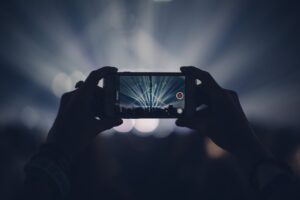 スマホで楽しむライブチャットアプリのおすすめは？
