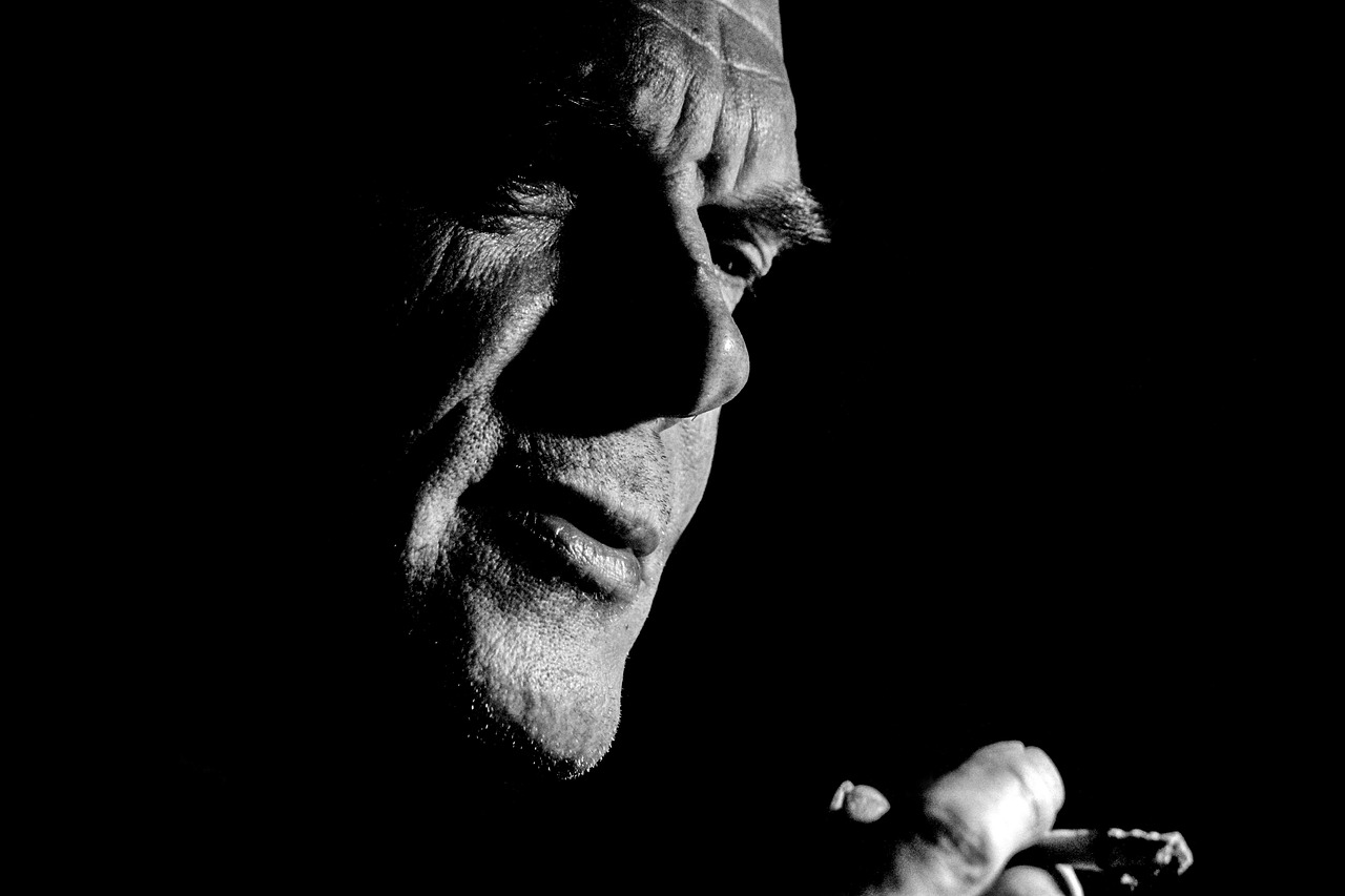 スマホ依存は一日何時間から注意が必要なのか？